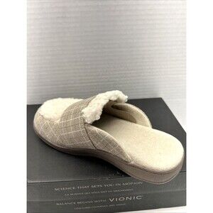 Vionic Slippers Gemma II Plaid Mule Type Women Size 5  New in Box